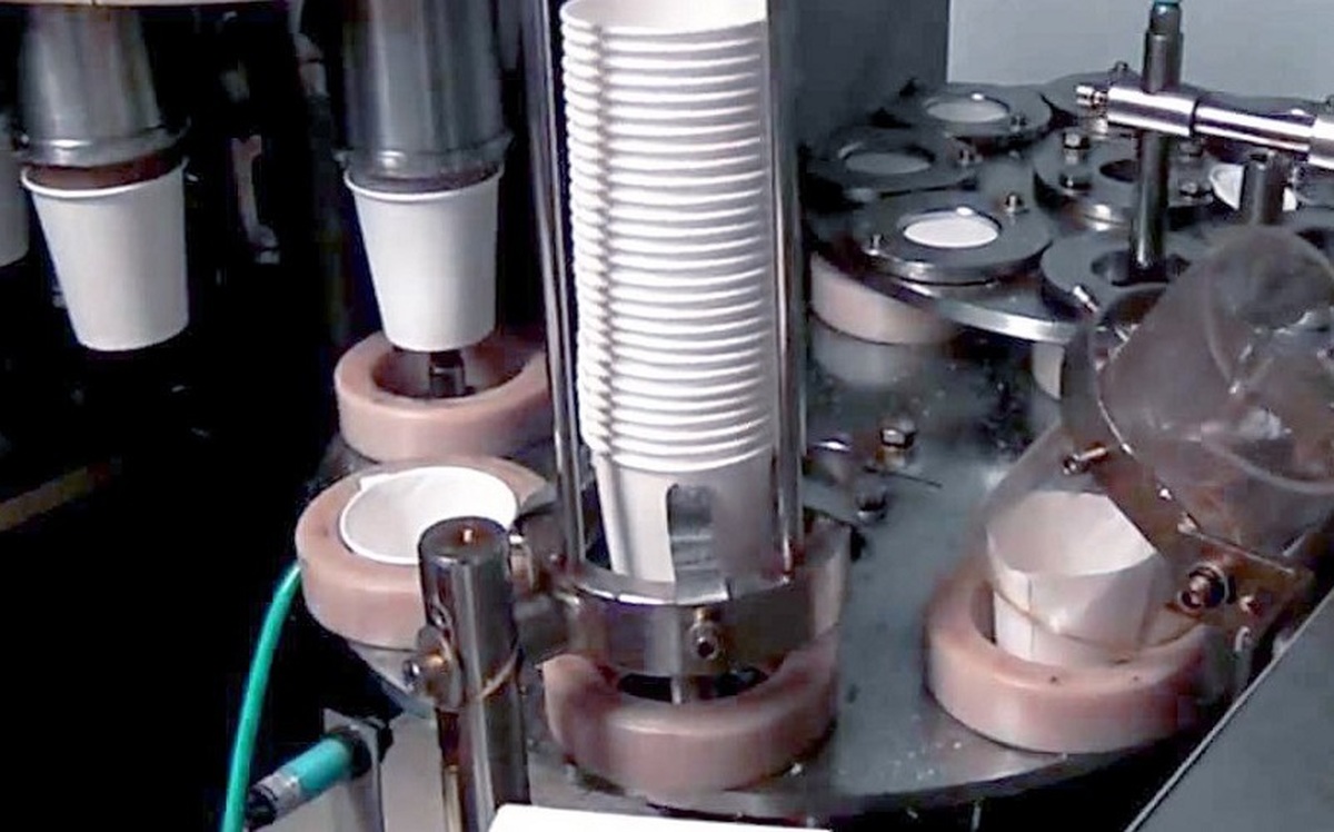 فرارو | دستگاه تولید لیوان کاغذی چطور کار میکند؟